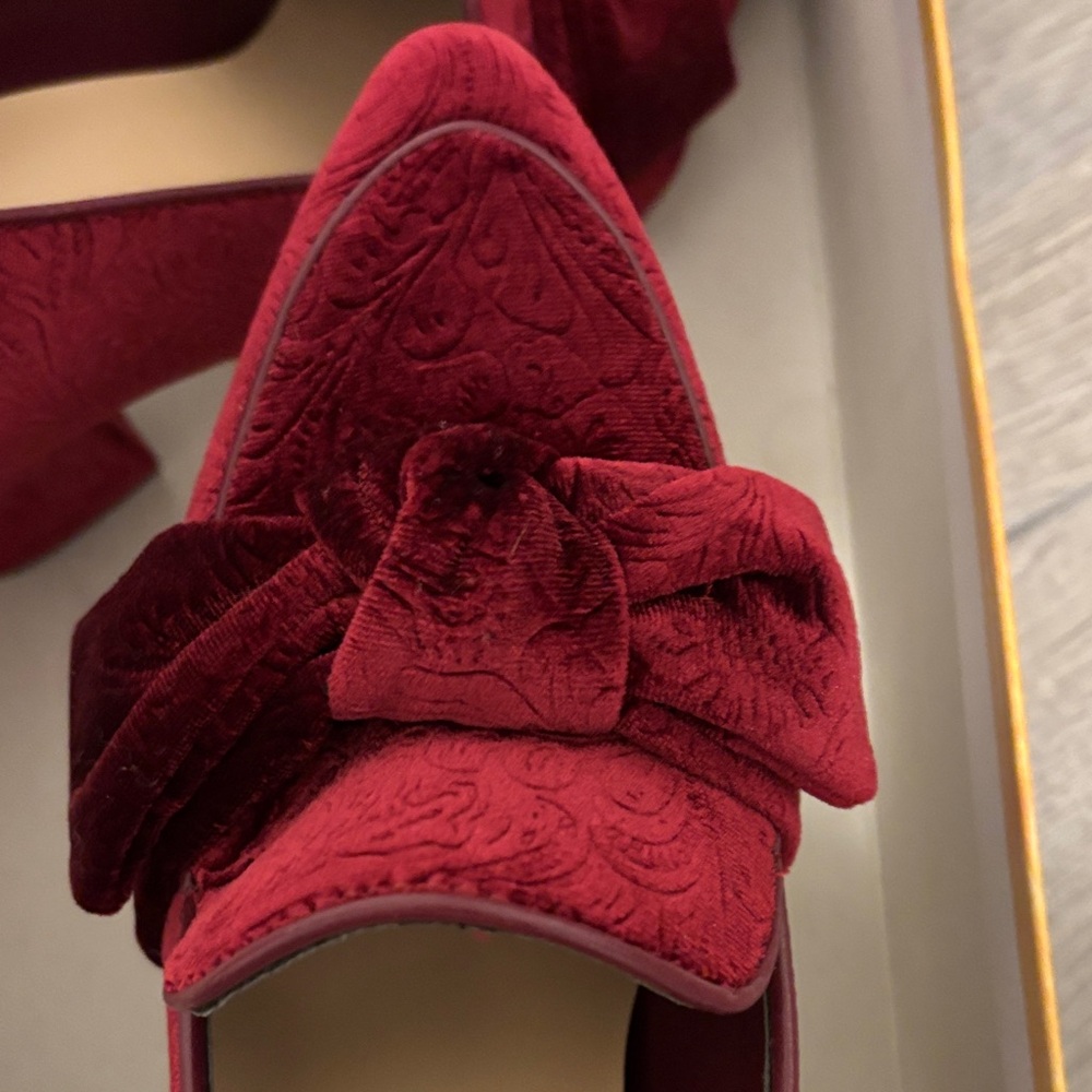 Bella Vita Gala 2 Women's red velour damask heels - Picture 4 of 8